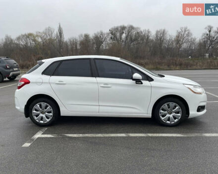 Белый Ситроен С4, объемом двигателя 1.56 л и пробегом 183 тыс. км за 6000 $, фото 3 на Automoto.ua