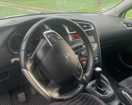 Белый Ситроен С4, объемом двигателя 1.6 л и пробегом 212 тыс. км за 7000 $, фото 9 на Automoto.ua