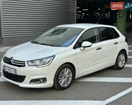 Белый Ситроен С4, объемом двигателя 1.2 л и пробегом 115 тыс. км за 9900 $, фото 3 на Automoto.ua