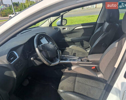 Білий Сітроен С4, об'ємом двигуна 1.2 л та пробігом 60 тис. км за 12500 $, фото 5 на Automoto.ua