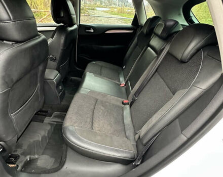 Білий Сітроен С4, об'ємом двигуна 1.2 л та пробігом 62 тис. км за 11000 $, фото 10 на Automoto.ua