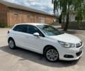 Белый Ситроен С4, объемом двигателя 1.6 л и пробегом 400 тыс. км за 7200 $, фото 1 на Automoto.ua