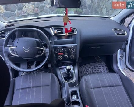 Белый Ситроен С4, объемом двигателя 1.2 л и пробегом 184 тыс. км за 8300 $, фото 12 на Automoto.ua