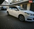Белый Ситроен С4, объемом двигателя 1.56 л и пробегом 230 тыс. км за 8500 $, фото 2 на Automoto.ua