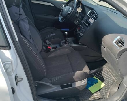 Белый Ситроен С4, объемом двигателя 1.6 л и пробегом 98 тыс. км за 10490 $, фото 4 на Automoto.ua