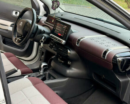 Ситроен С4 2020 в Запорожье на Automoto.ua Белый Ситроен С4, объемом двигателя 1.5 л и пробегом 75 тыс. км за 16400 $, фото 12 на Automoto.ua