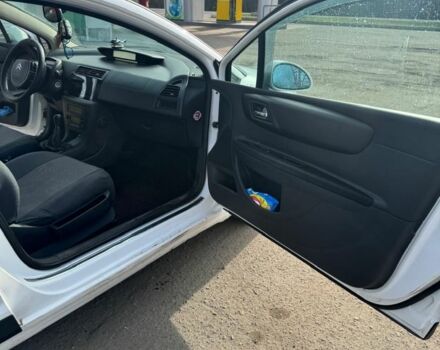 Ситроен С4 2005 в Лубнах на Automoto.ua Белый Ситроен С4, объемом двигателя 1.6 л и пробегом 261 тыс. км за 4300 $, фото 9 на Automoto.ua