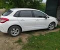 Белый Ситроен С4, объемом двигателя 1.6 л и пробегом 345 тыс. км за 5850 $, фото 4 на Automoto.ua