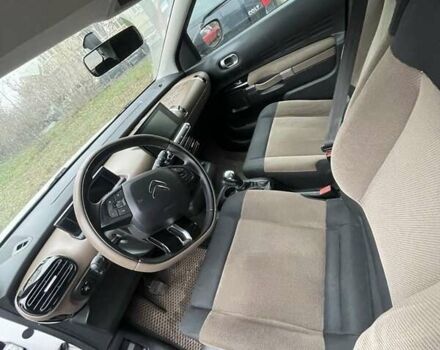 Білий Сітроен С4, об'ємом двигуна 1.2 л та пробігом 208 тис. км за 7500 $, фото 2 на Automoto.ua