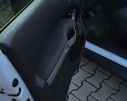 Белый Ситроен С4, объемом двигателя 1.6 л и пробегом 218 тыс. км за 9800 $, фото 6 на Automoto.ua