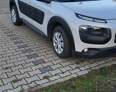 Белый Ситроен С4, объемом двигателя 1.6 л и пробегом 218 тыс. км за 9800 $, фото 1 на Automoto.ua