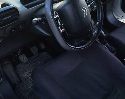 Белый Ситроен С4, объемом двигателя 1.6 л и пробегом 218 тыс. км за 9800 $, фото 7 на Automoto.ua