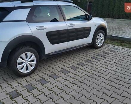 Белый Ситроен С4, объемом двигателя 1.6 л и пробегом 218 тыс. км за 9800 $, фото 2 на Automoto.ua