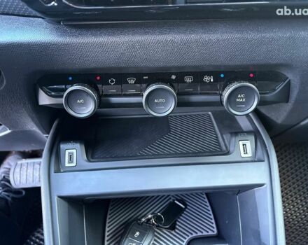 Белый Ситроен С4, объемом двигателя 0 л и пробегом 50 тыс. км за 16590 $, фото 25 на Automoto.ua