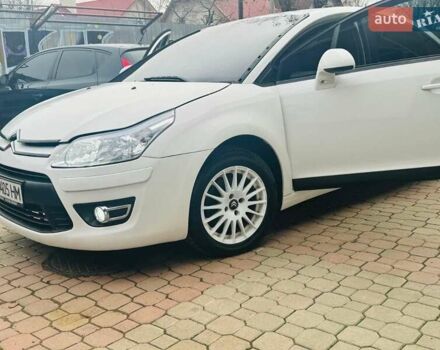 Белый Ситроен С4, объемом двигателя 1.56 л и пробегом 302 тыс. км за 5200 $, фото 1 на Automoto.ua