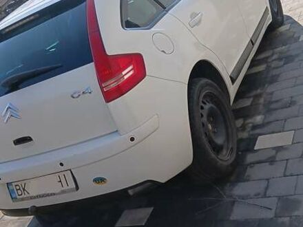 Ситроен С4 2010 в Жовкве на Automoto.ua Белый Ситроен С4, объемом двигателя 1.56 л и пробегом 249 тыс. км за 5500 $, фото 1 на Automoto.ua