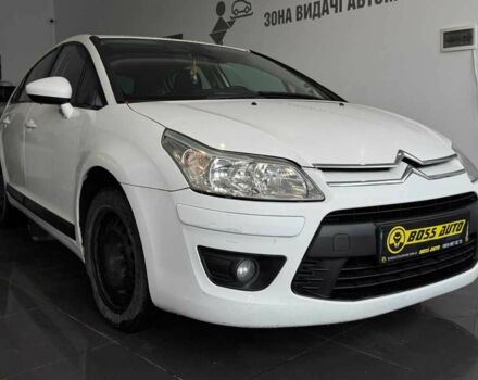 Белый Ситроен С4, объемом двигателя 1.6 л и пробегом 255 тыс. км за 5700 $, фото 1 на Automoto.ua