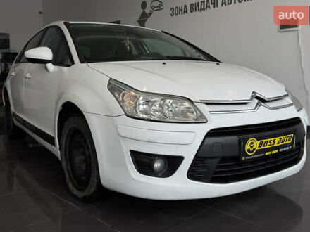 Белый Ситроен С4, объемом двигателя 1.56 л и пробегом 255 тыс. км за 5700 $, фото 1 на Automoto.ua
