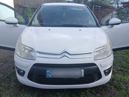 Ситроен С4 2010 в Львове на Automoto.ua Белый Ситроен С4, объемом двигателя 1.6 л и пробегом 250 тыс. км за 5500 $, фото 1 на Automoto.ua