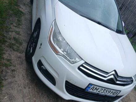 Белый Ситроен С4, объемом двигателя 1.6 л и пробегом 383 тыс. км за 5900 $, фото 1 на Automoto.ua