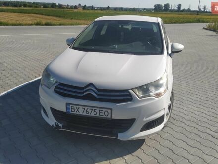 Белый Ситроен С4, объемом двигателя 1.6 л и пробегом 323 тыс. км за 3920 $, фото 1 на Automoto.ua