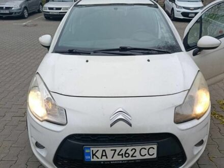 Белый Ситроен С4, объемом двигателя 1.4 л и пробегом 141 тыс. км за 3900 $, фото 1 на Automoto.ua