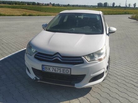 Белый Ситроен С4, объемом двигателя 1.6 л и пробегом 323 тыс. км за 4001 $, фото 1 на Automoto.ua