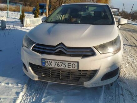 Белый Ситроен С4, объемом двигателя 1.6 л и пробегом 321 тыс. км за 5500 $, фото 1 на Automoto.ua