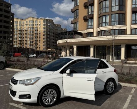 Белый Ситроен С4, объемом двигателя 1.6 л и пробегом 243 тыс. км за 6100 $, фото 1 на Automoto.ua