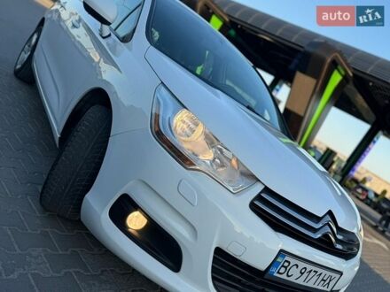 Белый Ситроен С4, объемом двигателя 1.4 л и пробегом 260 тыс. км за 4800 $, фото 1 на Automoto.ua
