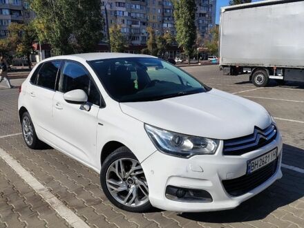 Белый Ситроен С4, объемом двигателя 1.56 л и пробегом 192 тыс. км за 6000 $, фото 1 на Automoto.ua
