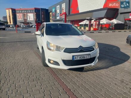 Белый Ситроен С4, объемом двигателя 1.6 л и пробегом 203 тыс. км за 7000 $, фото 1 на Automoto.ua