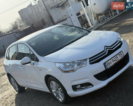Белый Ситроен С4, объемом двигателя 1.56 л и пробегом 192 тыс. км за 6000 $, фото 1 на Automoto.ua