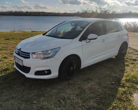 Белый Ситроен С4, объемом двигателя 1.6 л и пробегом 205 тыс. км за 6500 $, фото 1 на Automoto.ua