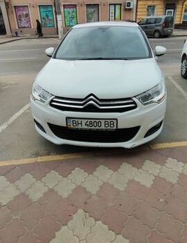 Белый Ситроен С4, объемом двигателя 1.6 л и пробегом 135 тыс. км за 6800 $, фото 1 на Automoto.ua