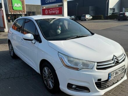 Ситроен С4 2013 в Черновцах на Automoto.ua Белый Ситроен С4, объемом двигателя 1.6 л и пробегом 220 тыс. км за 5144 $, фото 1 на Automoto.ua