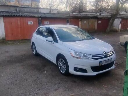 Ситроен С4 2013 в Николаеве на Automoto.ua Белый Ситроен С4, объемом двигателя 1.59 л и пробегом 127 тыс. км за 7800 $, фото 1 на Automoto.ua