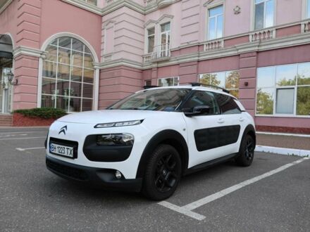 Белый Ситроен С4, объемом двигателя 1.2 л и пробегом 120 тыс. км за 8900 $, фото 1 на Automoto.ua