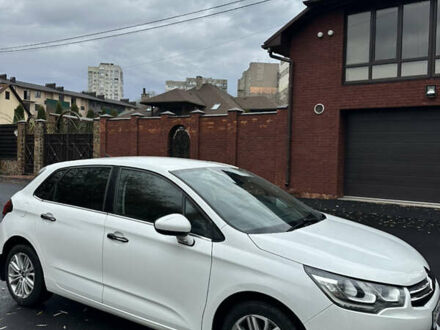 Білий Сітроен С4, об'ємом двигуна 1.2 л та пробігом 62 тис. км за 11000 $, фото 1 на Automoto.ua