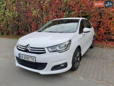 Белый Ситроен С4, объемом двигателя 1.2 л и пробегом 95 тыс. км за 8800 $, фото 1 на Automoto.ua