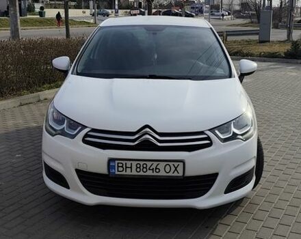 Белый Ситроен С4, объемом двигателя 1.6 л и пробегом 250 тыс. км за 9500 $, фото 1 на Automoto.ua
