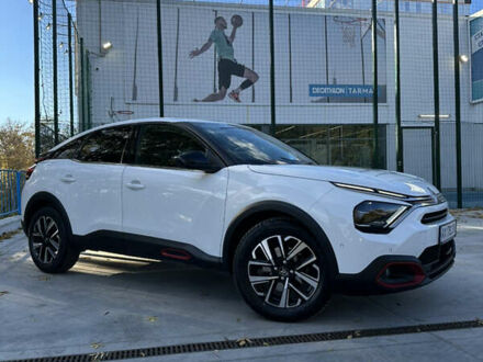 Ситроен С4 2021 в Харькове на Automoto.ua Белый Ситроен С4, объемом двигателя 1.2 л и пробегом 65 тыс. км за 21320 $, фото 1 на Automoto.ua