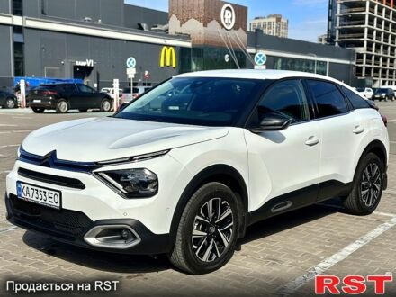 Ситроен С4 2021 в Киеве на Automoto.ua Белый Ситроен С4, объемом двигателя 1.2 л и пробегом 31 тыс. км за 20200 $, фото 1 на Automoto.ua