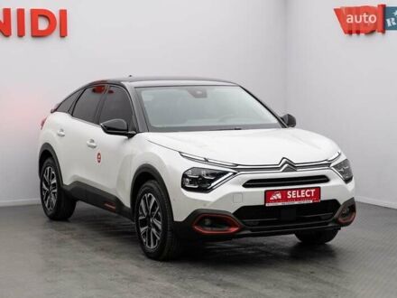 Ситроен С4 2023 в Киеве на Automoto.ua Белый Ситроен С4, объемом двигателя 1.2 л и пробегом 28 тыс. км за 24228 $, фото 1 на Automoto.ua