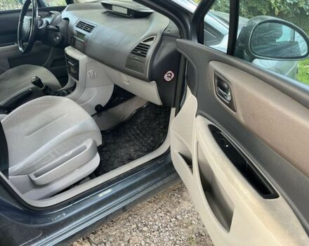 Бежевий Сітроен С4, об'ємом двигуна 1.6 л та пробігом 350 тис. км за 2400 $, фото 4 на Automoto.ua