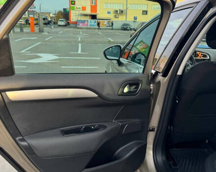 Бежевый Ситроен С4, объемом двигателя 1.6 л и пробегом 126 тыс. км за 7500 $, фото 16 на Automoto.ua