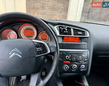 Бежевий Сітроен С4, об'ємом двигуна 1.6 л та пробігом 430 тис. км за 5500 $, фото 6 на Automoto.ua