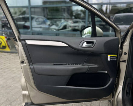 Бежевый Ситроен С4, объемом двигателя 1.6 л и пробегом 155 тыс. км за 7990 $, фото 6 на Automoto.ua