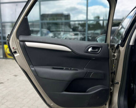 Бежевый Ситроен С4, объемом двигателя 1.6 л и пробегом 155 тыс. км за 7990 $, фото 16 на Automoto.ua