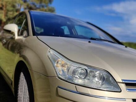 Ситроен С4 2005 в Сарнах на Automoto.ua Бежевый Ситроен С4, объемом двигателя 2 л и пробегом 233 тыс. км за 4800 $, фото 1 на Automoto.ua